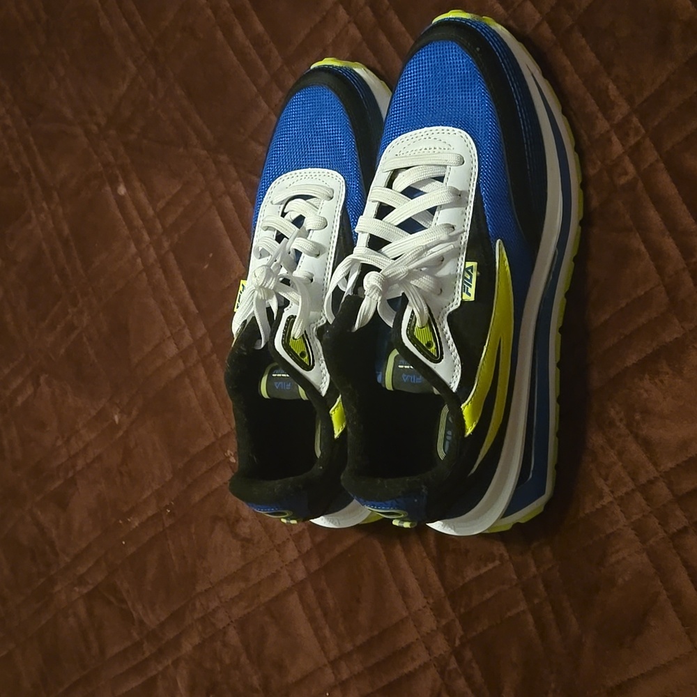 Fila size 9.5